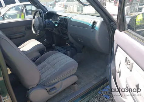 1999 Toyota Tacoma из США, поврежденный, VIN 4TAWM72N4XZ426680